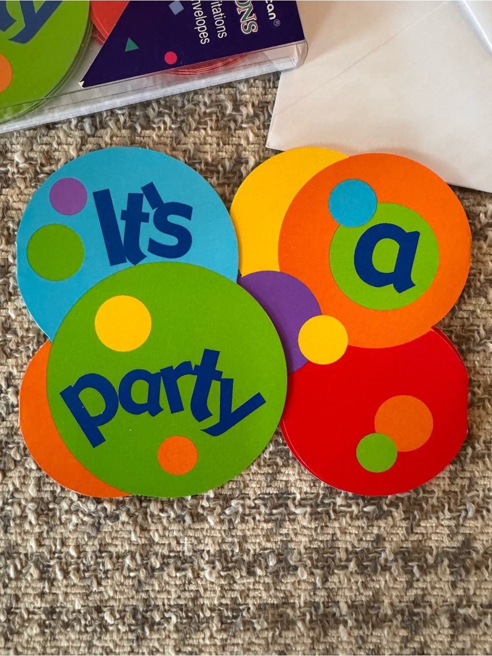 Amscan 'It's a Party' INVITATIONS